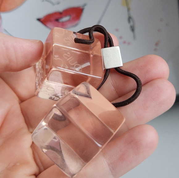 LOUIS VUITTON Pink Cube Hair Tie - Picture 3 of 5